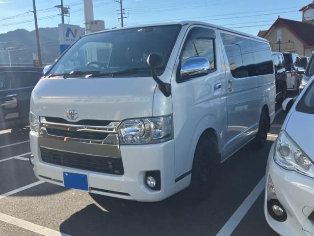 Mazda Bongo front view