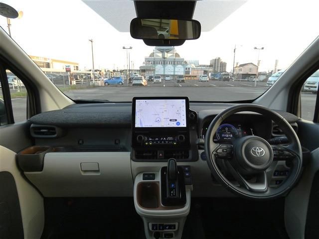 Mazda Bongo front view