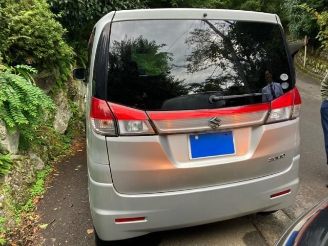 Mazda Bongo rear view