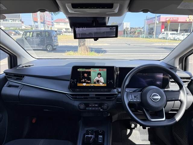 Mazda Bongo front view