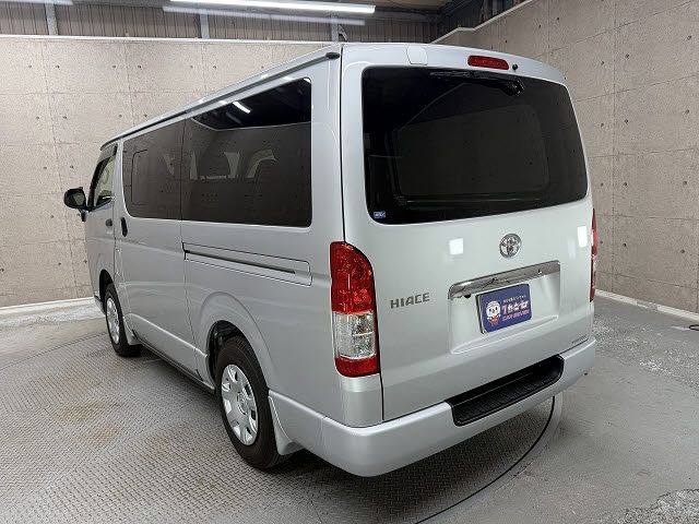 Mazda Bongo rear view