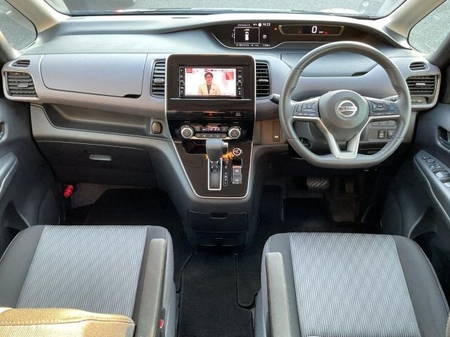Mazda Bongo front view