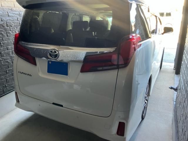 Mazda Bongo rear view
