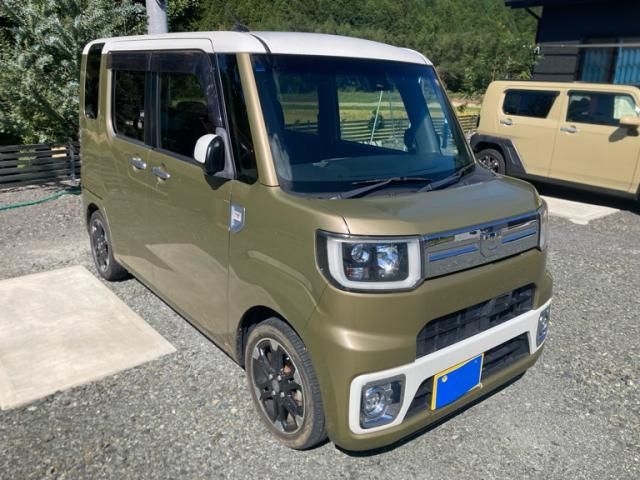 Mazda Bongo front view