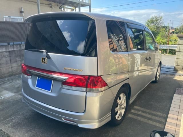 Mazda Bongo rear view