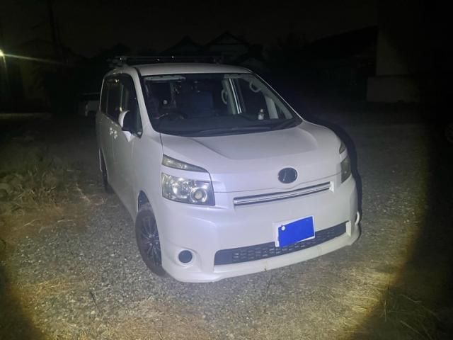 Mazda Bongo front view