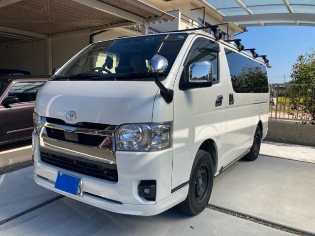 Mazda Bongo front view