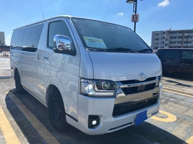Mazda Bongo front view