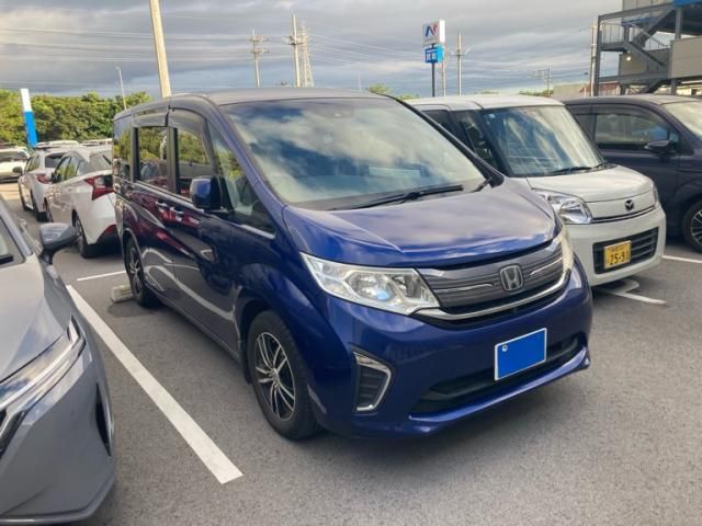 Mazda Bongo front view