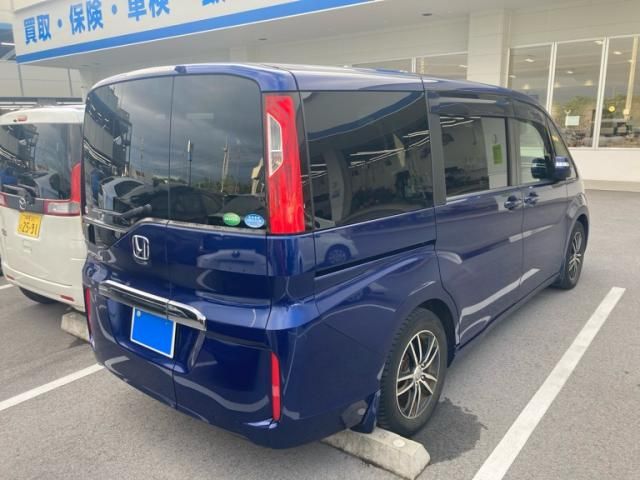 Mazda Bongo rear view