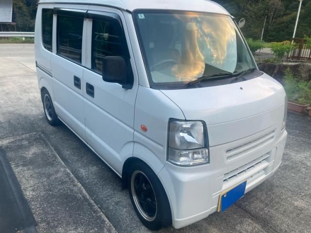 Mazda Bongo front view