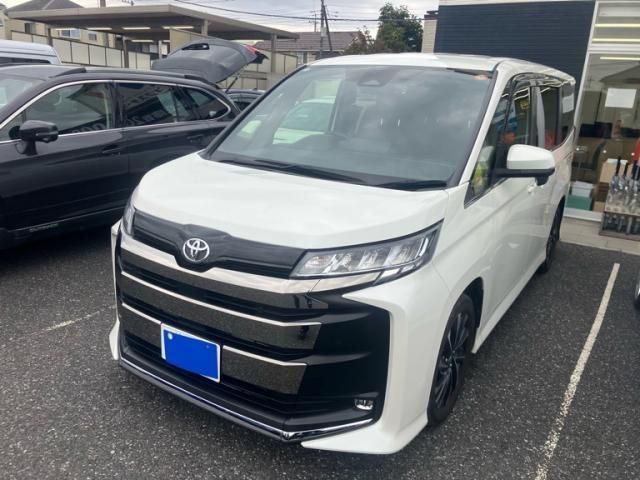 Mazda Bongo front view