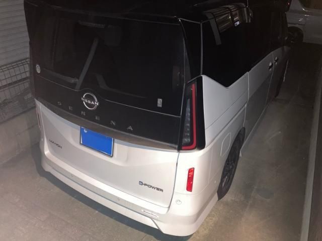 Mazda Bongo front view