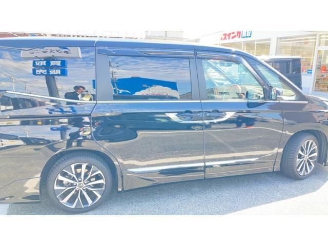 Mazda Bongo rear view