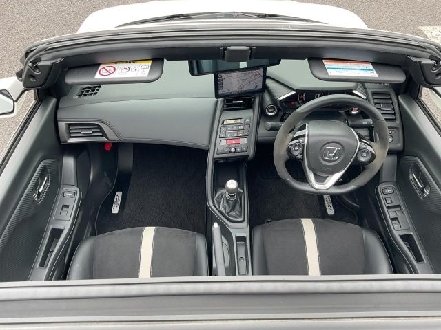 Mazda Bongo front view