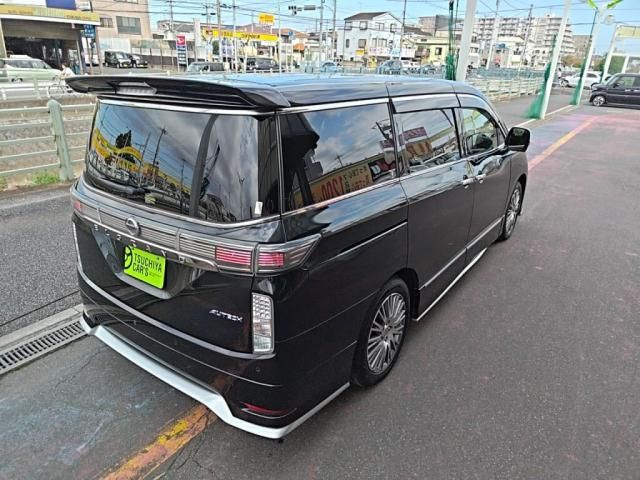 Mazda Bongo front view
